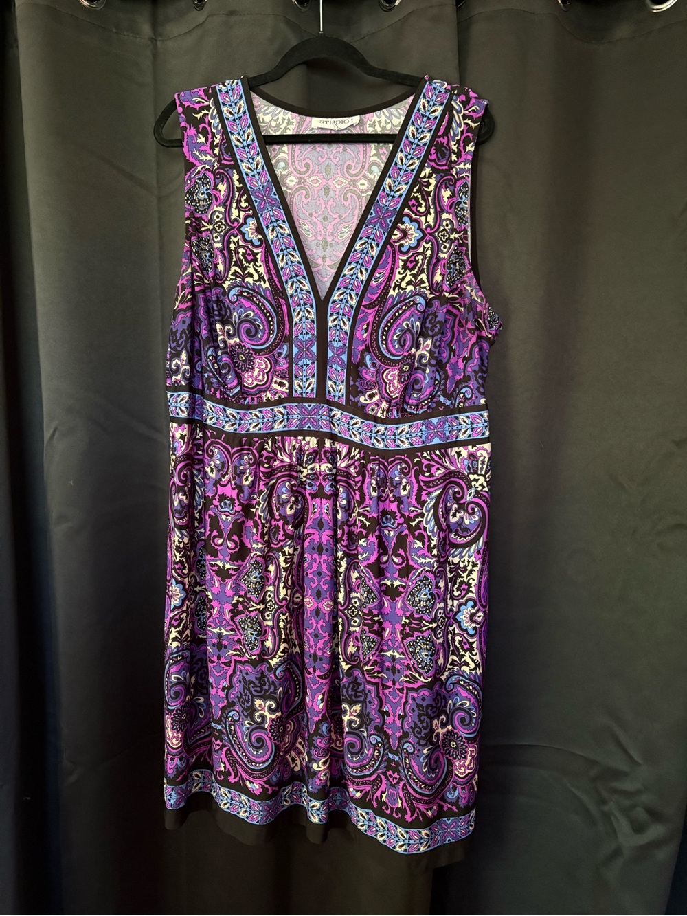 Studio I Purple Paisley V-Neck Sleeveless Mini Dress
